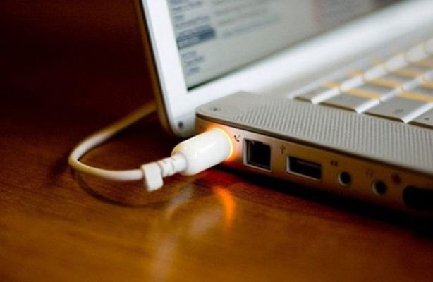 Hướng dẫn cách sạc pin laptop mới tránh chai PIN cực tốt