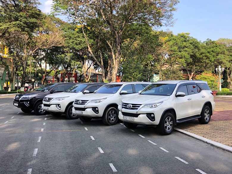 Dịch vụ thuê xe Hà Nội đến nhà hàng Sen Tây Hồ uy tín 